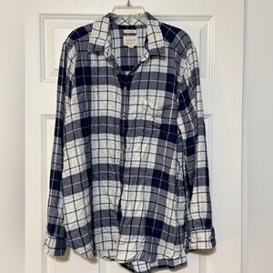 American Eagle Outfitters Blue and White Plaid Button Down Shirt
